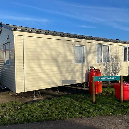 Tunstall  N28 Chill Place Minimum Of 2 Nights At At All Times Please Be Aware Passes Must Be Purchased From Reception Seperately Costs Dependant On Stay מראה חיצוני תמונה