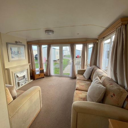 Tunstall  N28 Chill Place Minimum Of 2 Nights At At All Times Please Be Aware Passes Must Be Purchased From Reception Seperately Costs Dependant On Stay מראה חיצוני תמונה